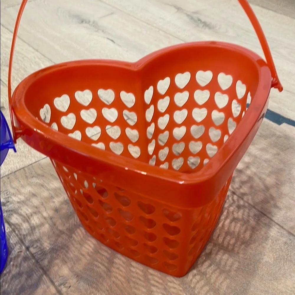 Heart-Shaped Blue‎ and Red Baskets